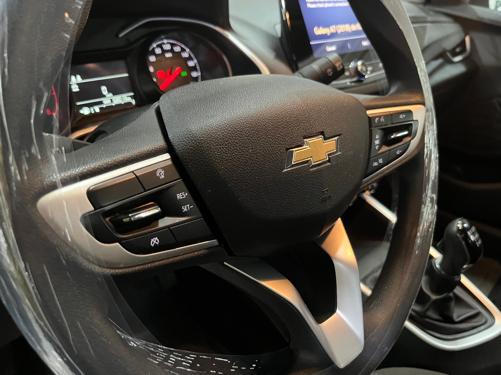 Chevrolet Onix Prata