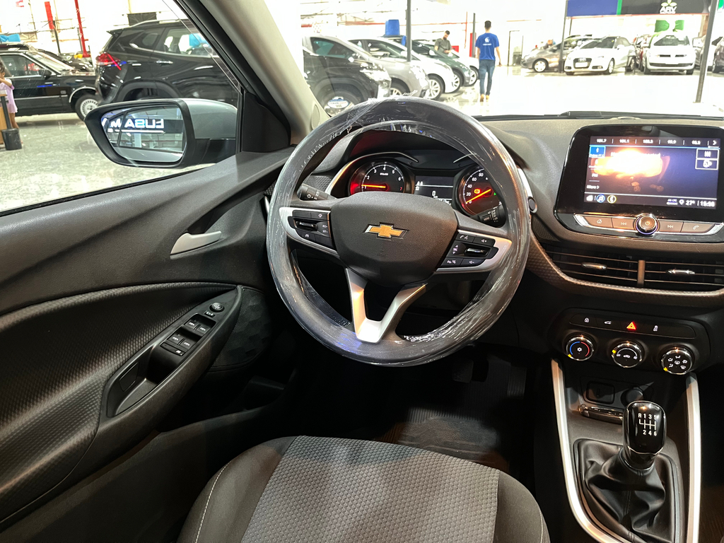 Chevrolet Onix Prata
