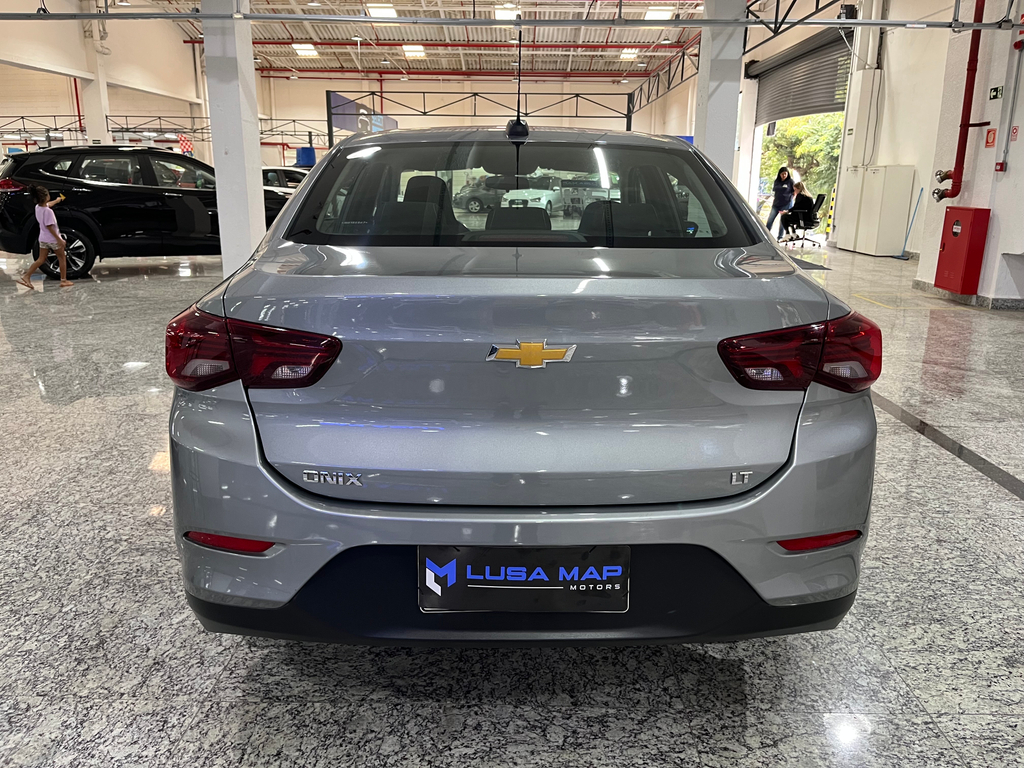 Chevrolet Onix Prata