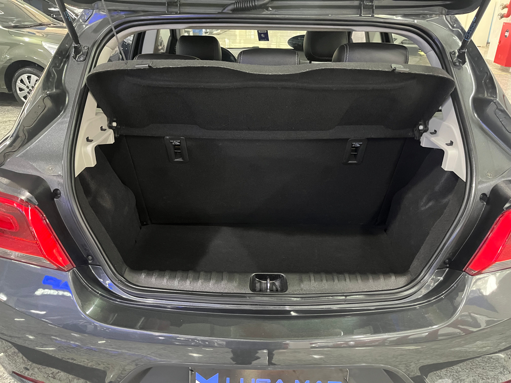 Chevrolet Onix Cinza