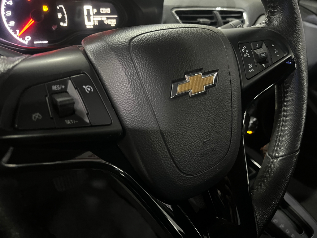 Chevrolet Onix Cinza