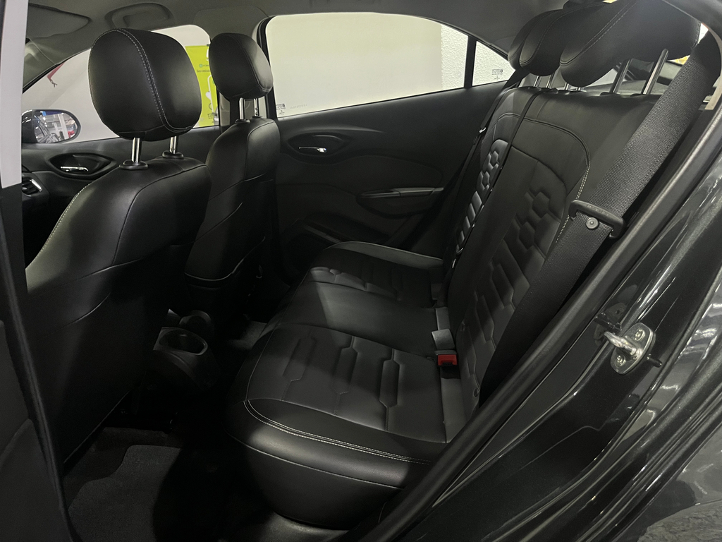 Chevrolet Onix Cinza