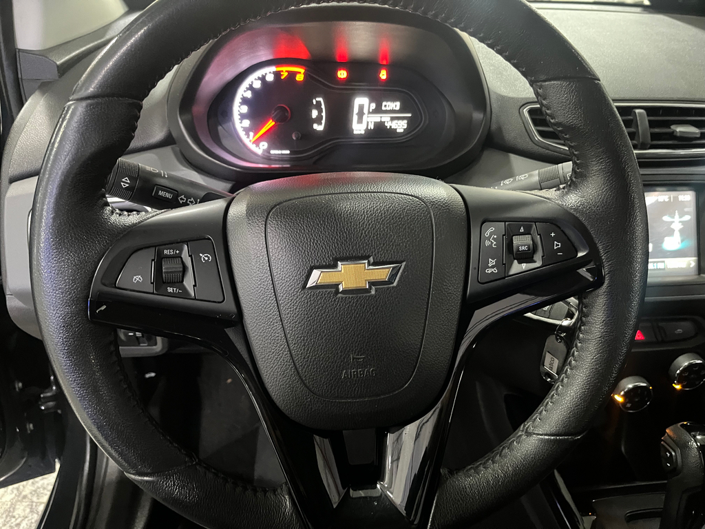 Chevrolet Onix Cinza