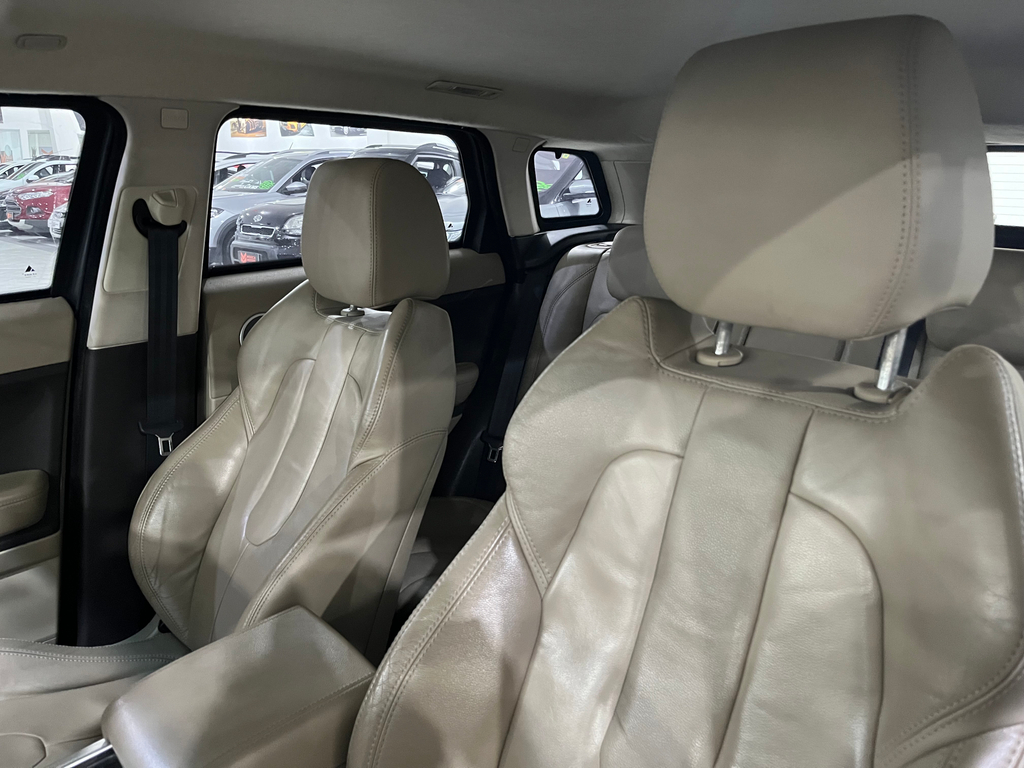 Land Rover Range Rover Evoque Preto
