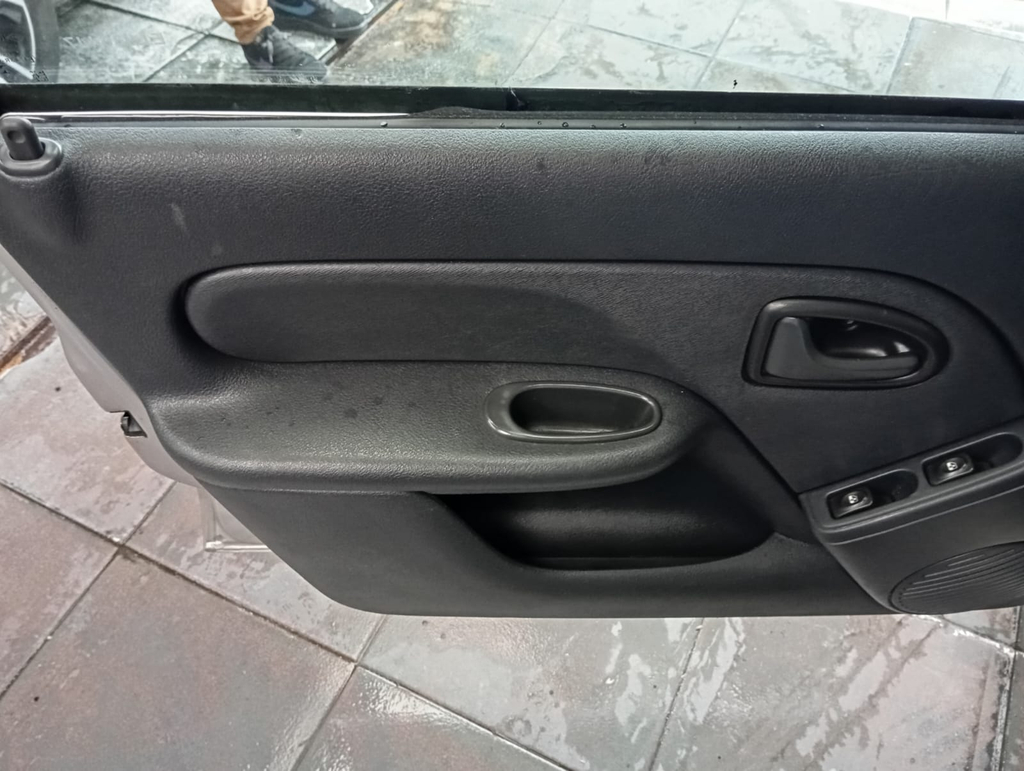 Renault Clio Prata