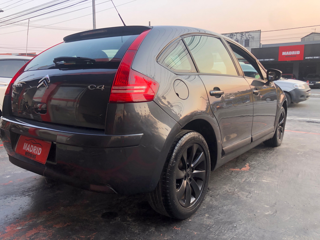 Citroen C4 Cinza