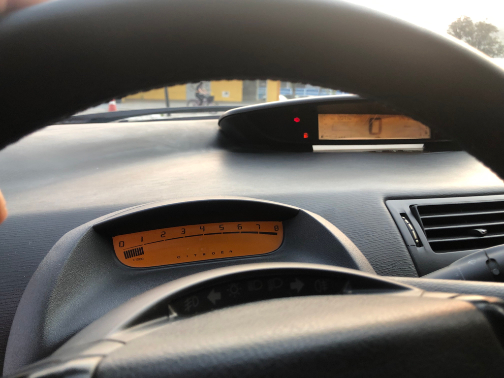 Citroen C4 Cinza