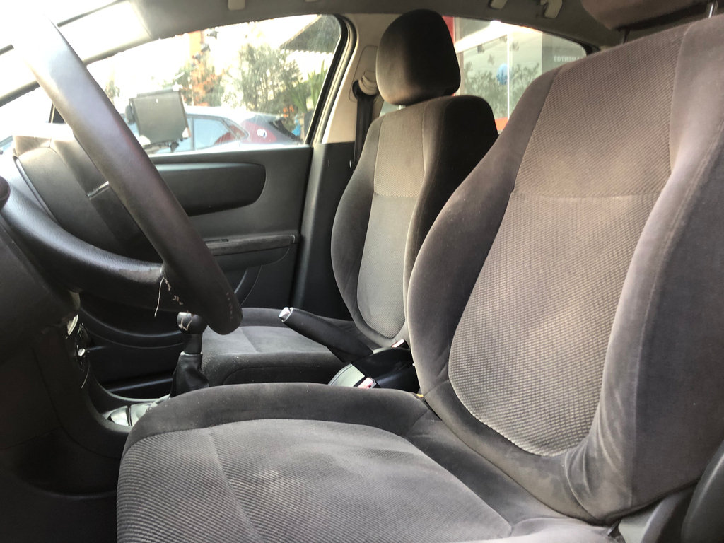 Citroen C4 Cinza