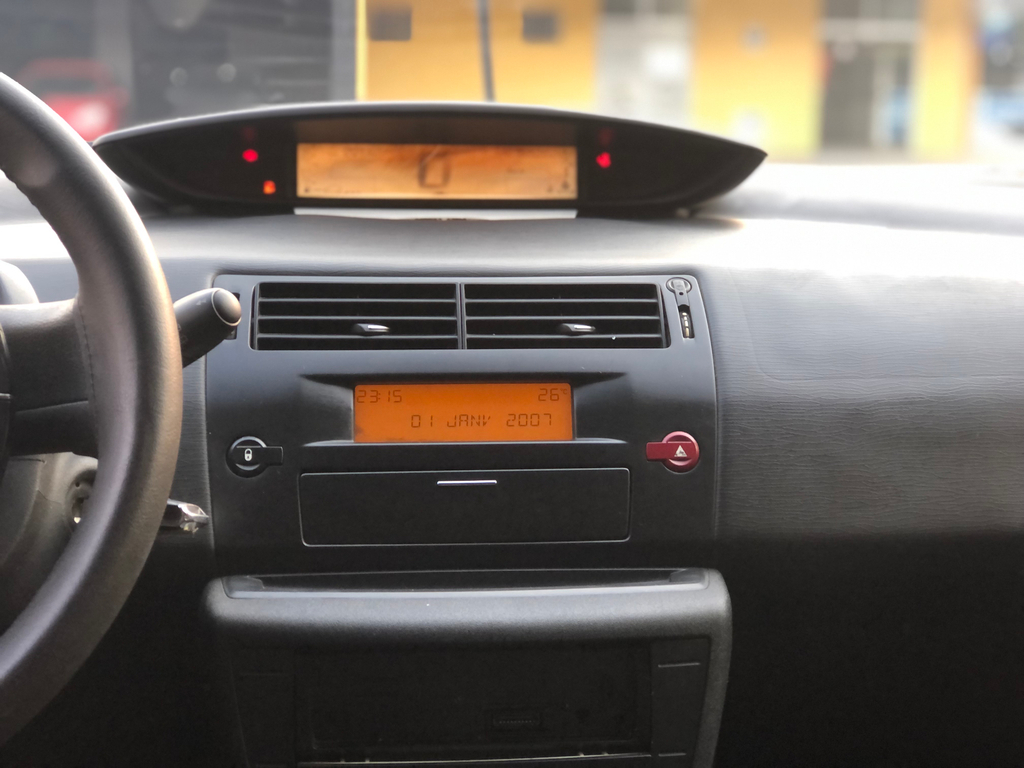 Citroen C4 Cinza