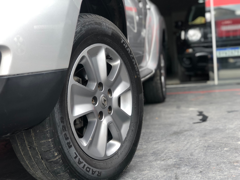 Renault Duster Oroch Prata