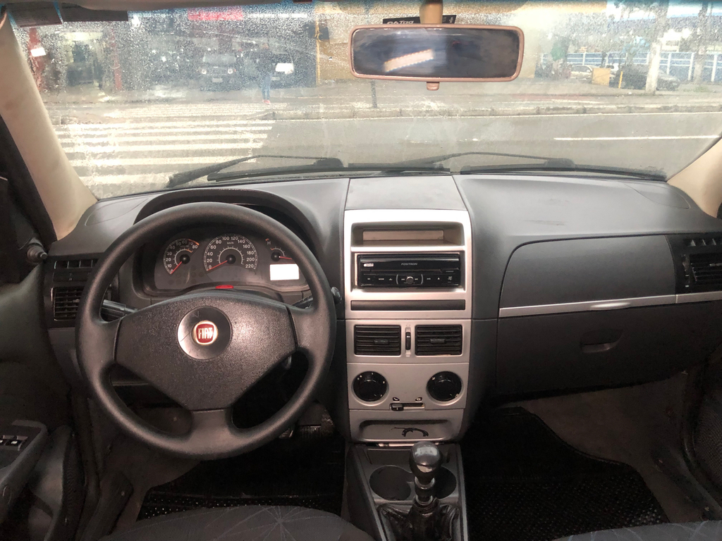 Fiat Siena Preto