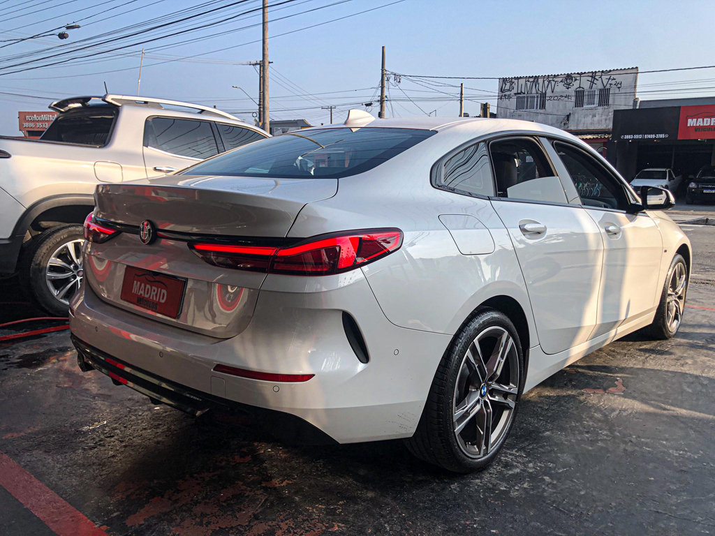 BMW 218i Branco