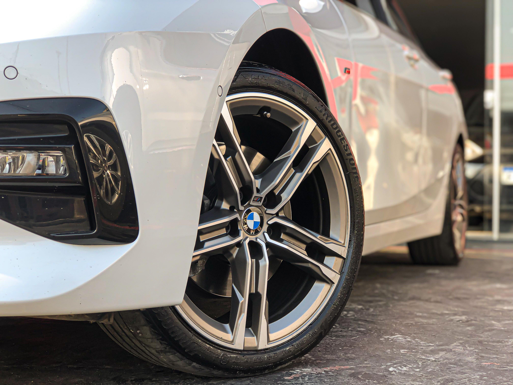 BMW 218i Branco