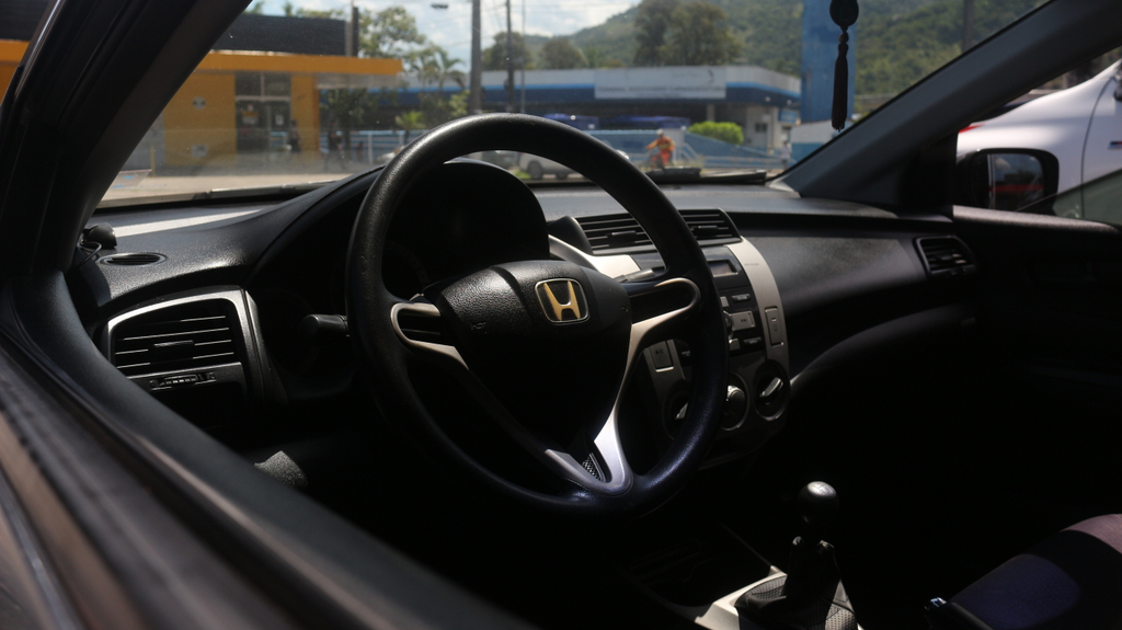 Honda City Cinza