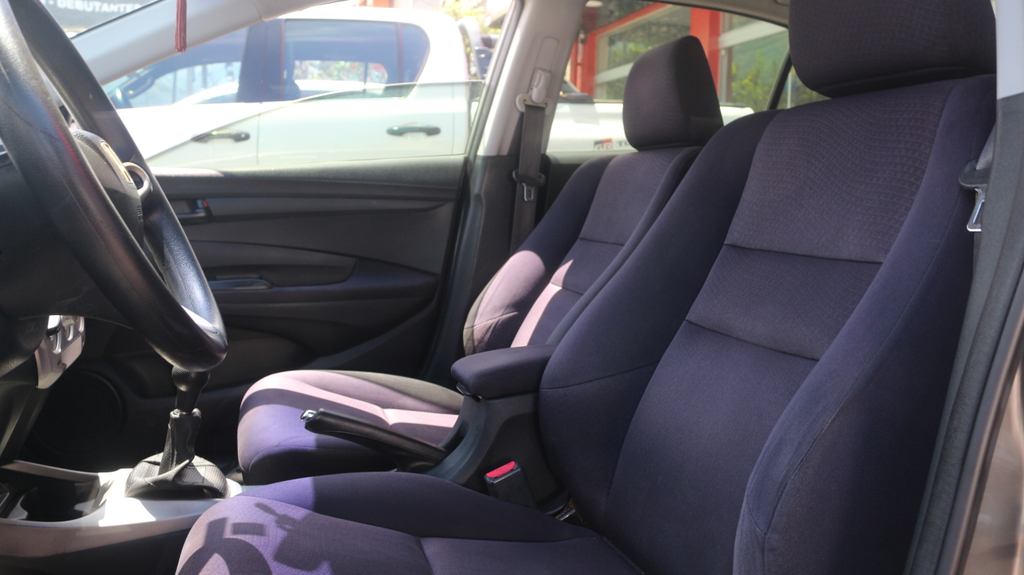 Honda City Cinza
