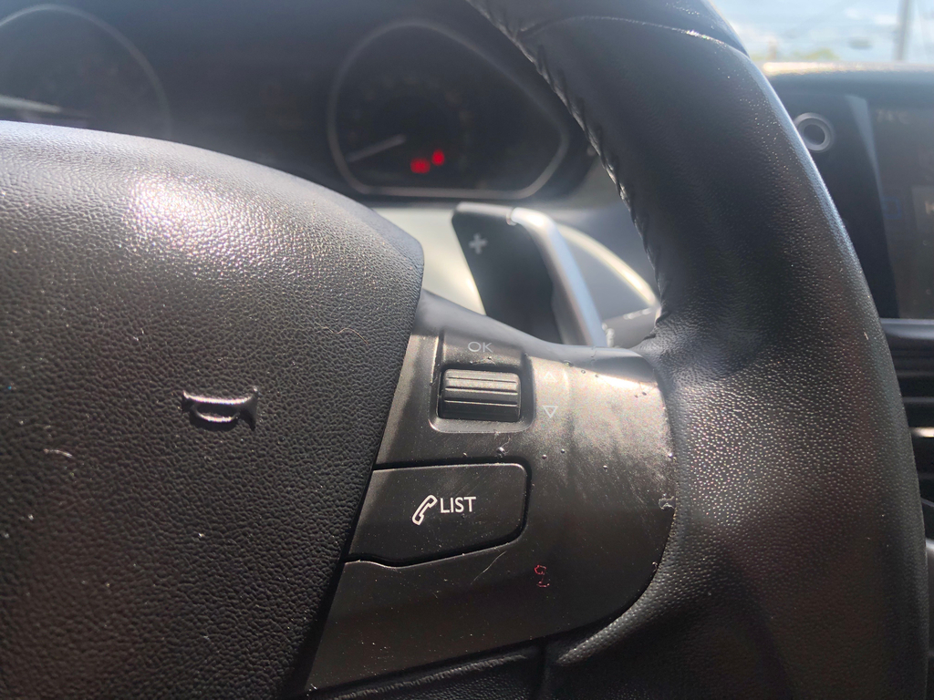 Peugeot 208 Branco