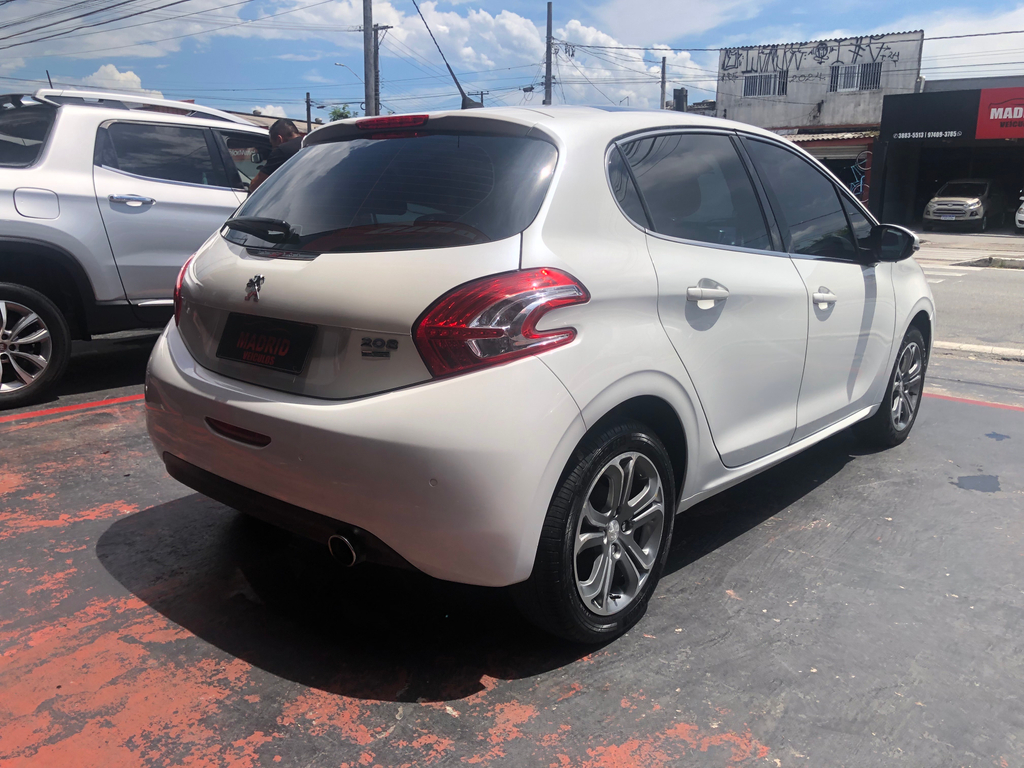 Peugeot 208 Branco