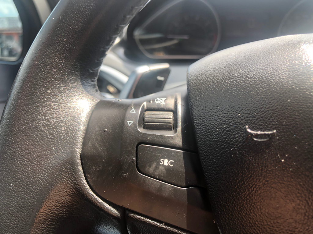 Peugeot 208 Branco