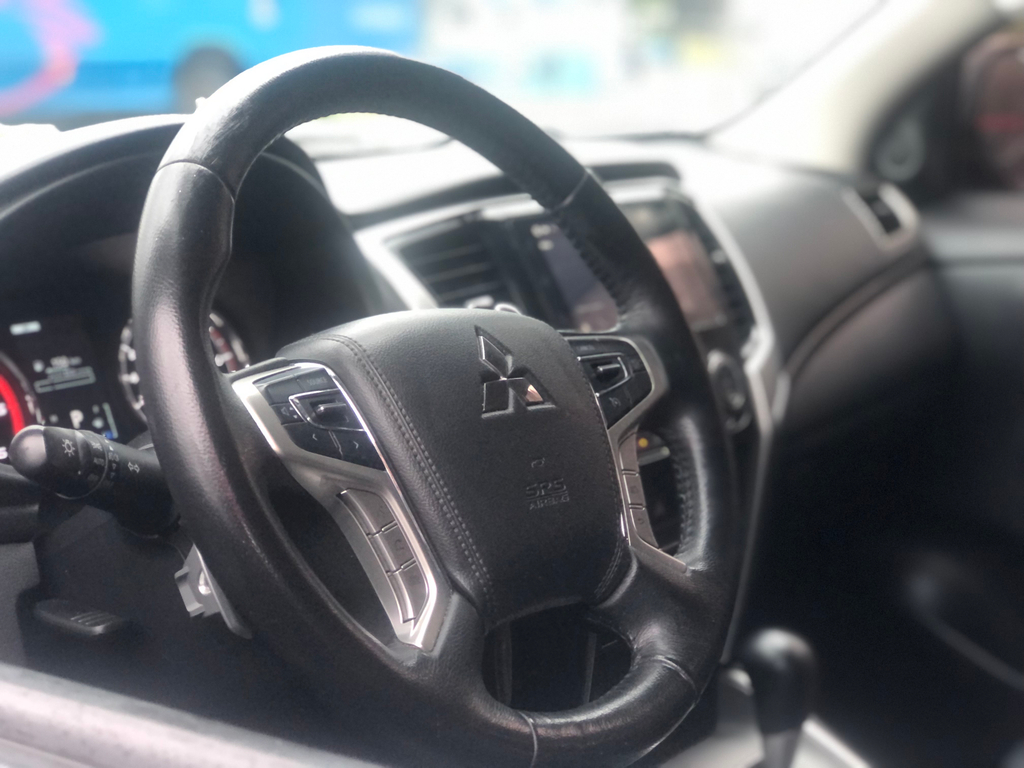 Mitsubishi L200 Triton Prata