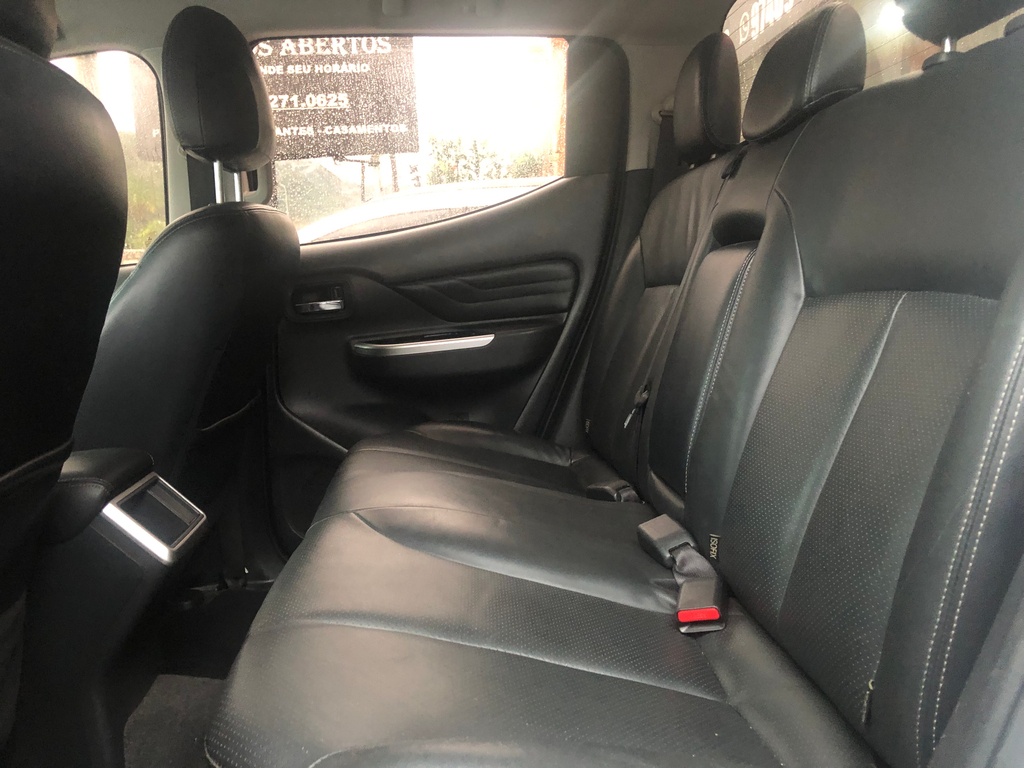 Mitsubishi L200 Triton Prata