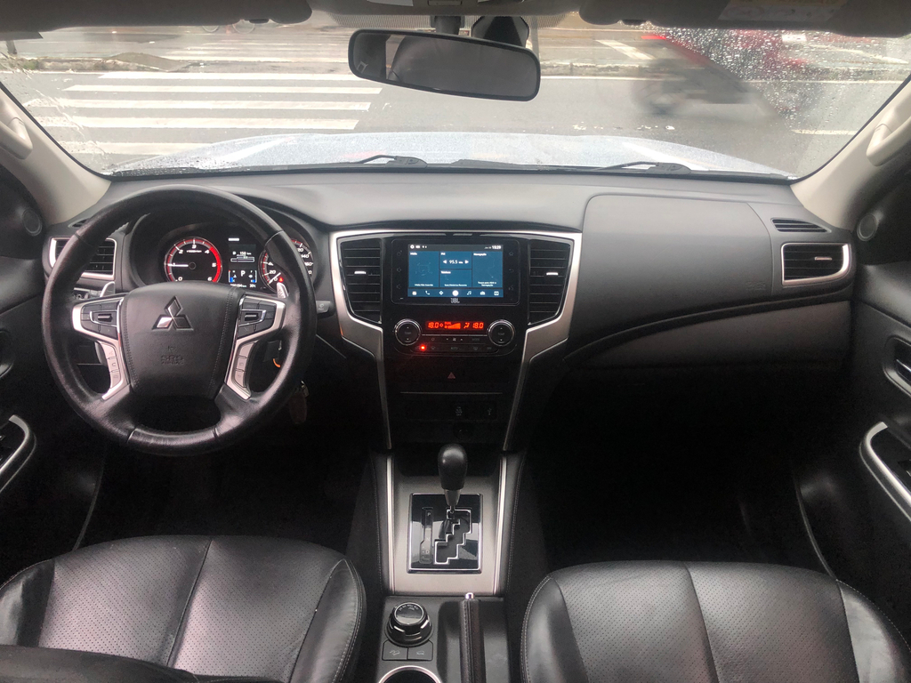 Mitsubishi L200 Triton Prata