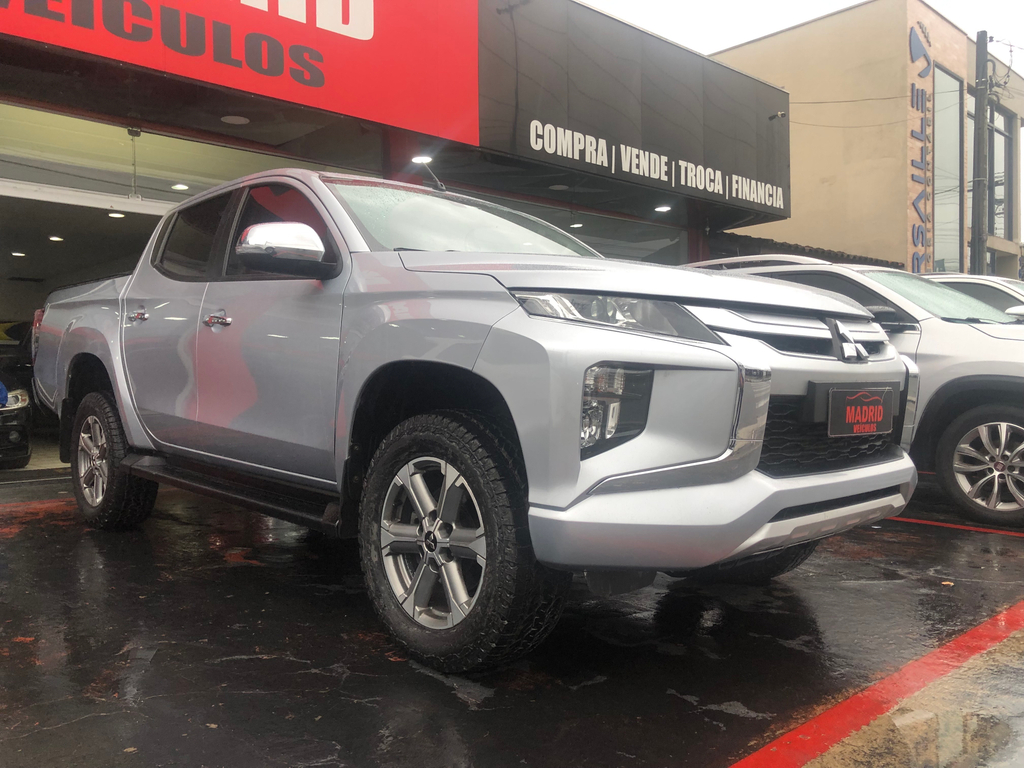 Mitsubishi L200 Triton Prata