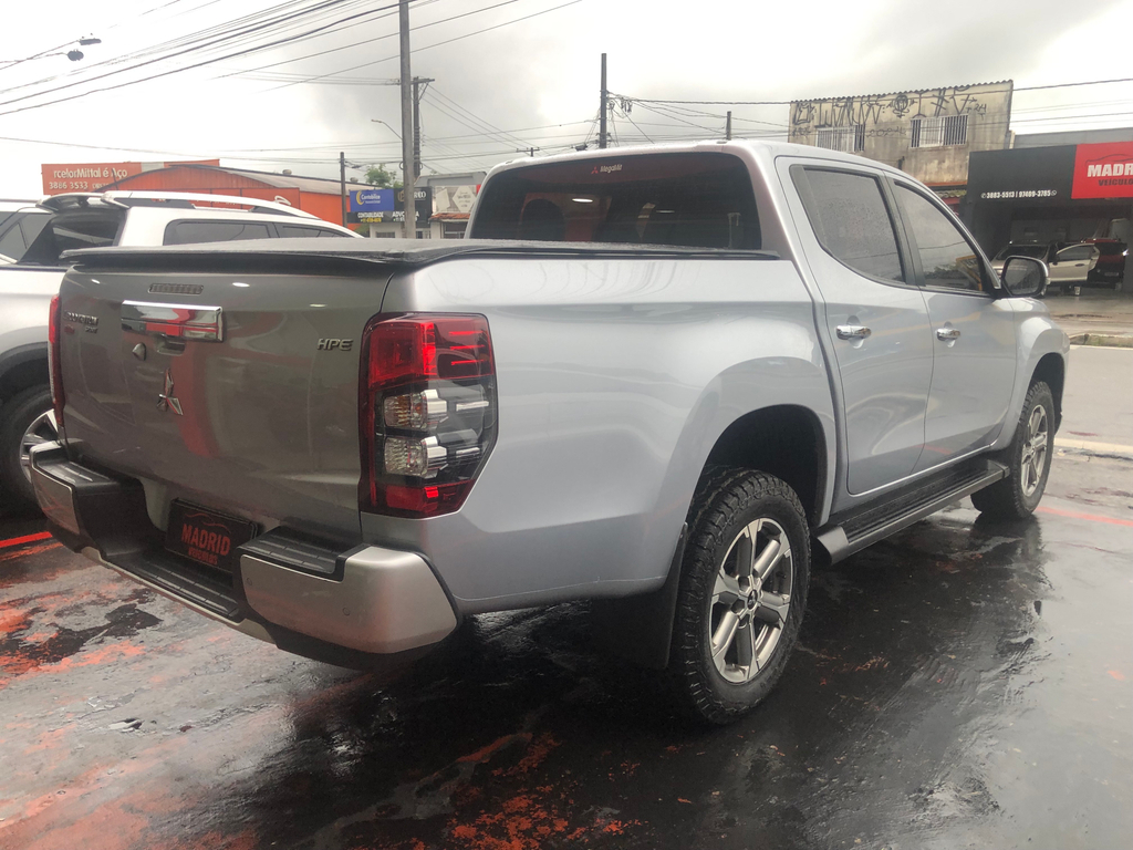 Mitsubishi L200 Triton Prata