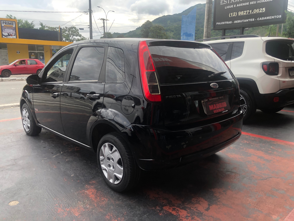 Ford Fiesta Hatch Preto