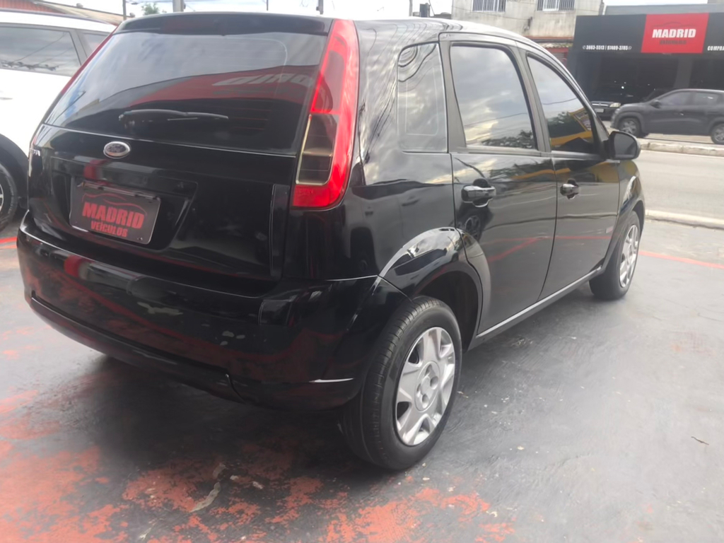 Ford Fiesta Hatch Preto