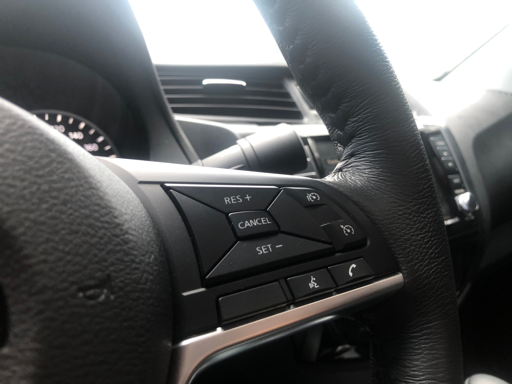 Nissan Frontier Preto