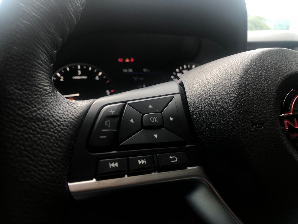 Nissan Frontier Preto