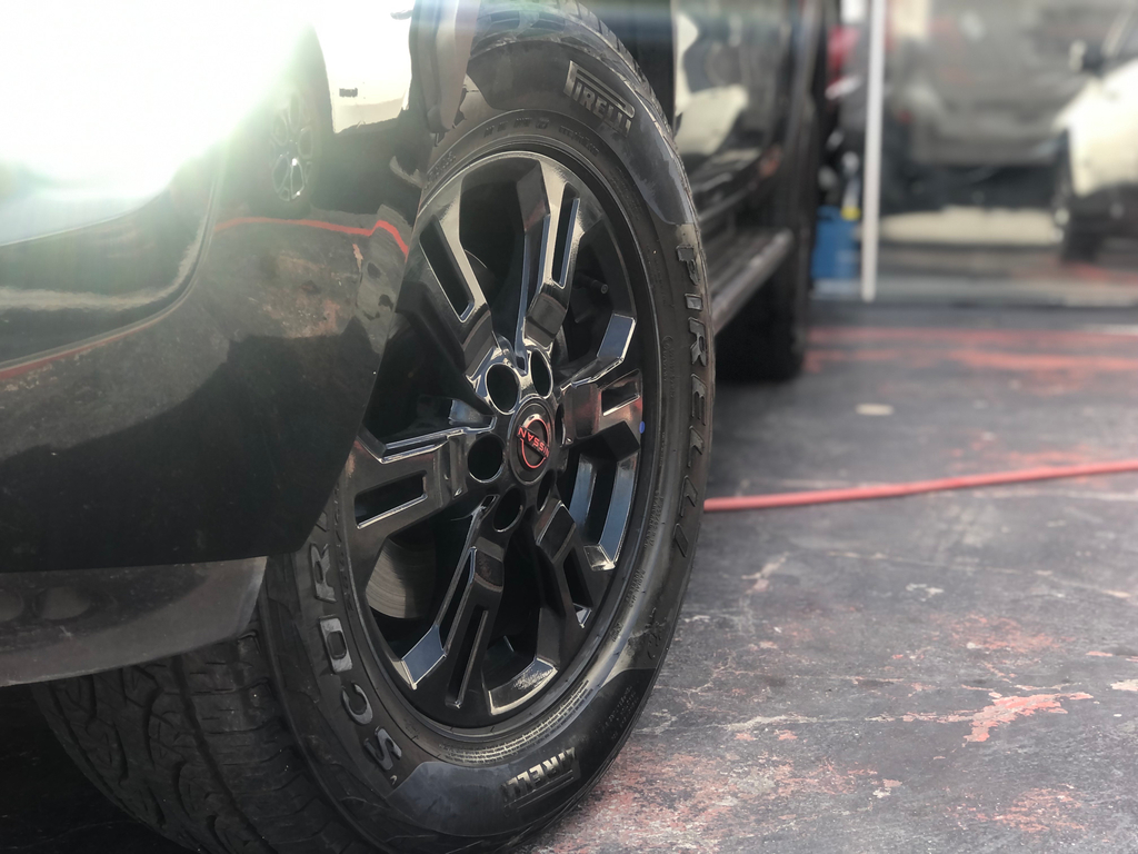 Nissan Frontier Preto
