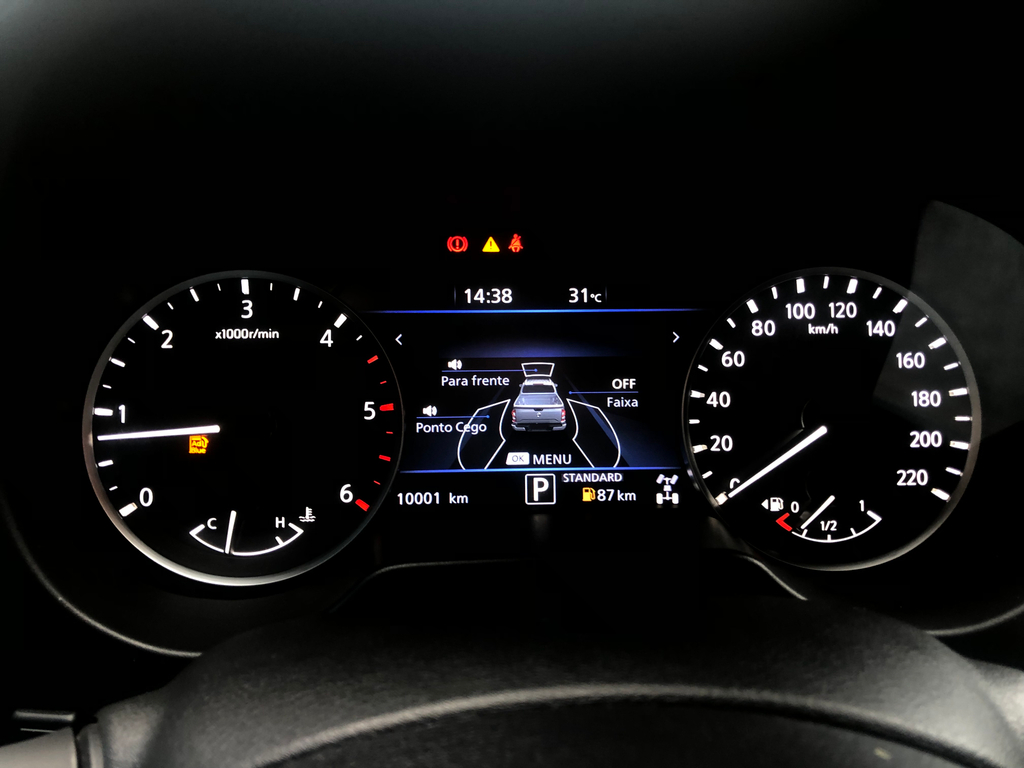 Nissan Frontier Preto