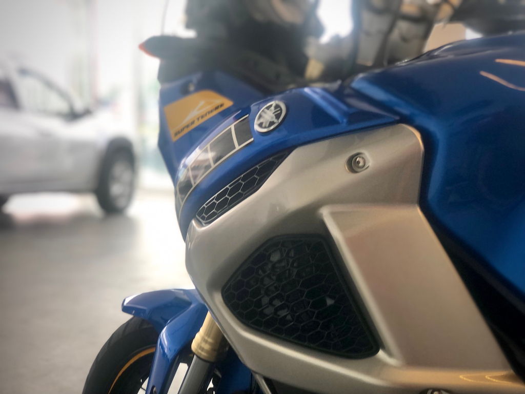 Yamaha XT Azul