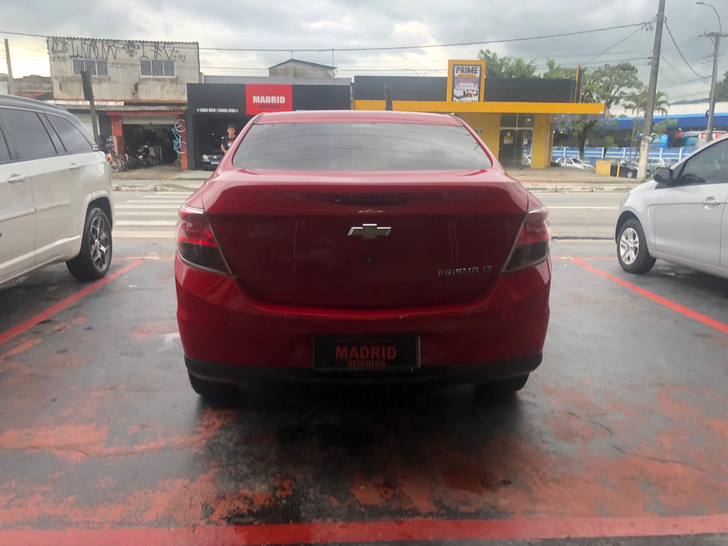 Chevrolet Prisma Vermelho