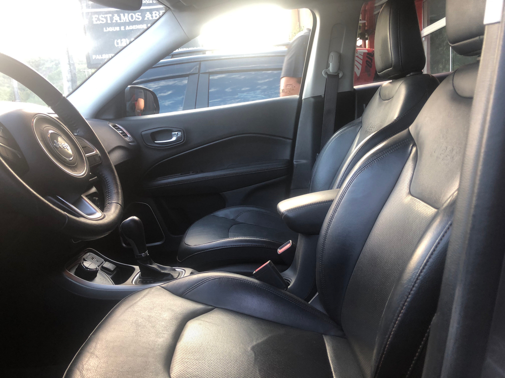 Jeep Compass Cinza