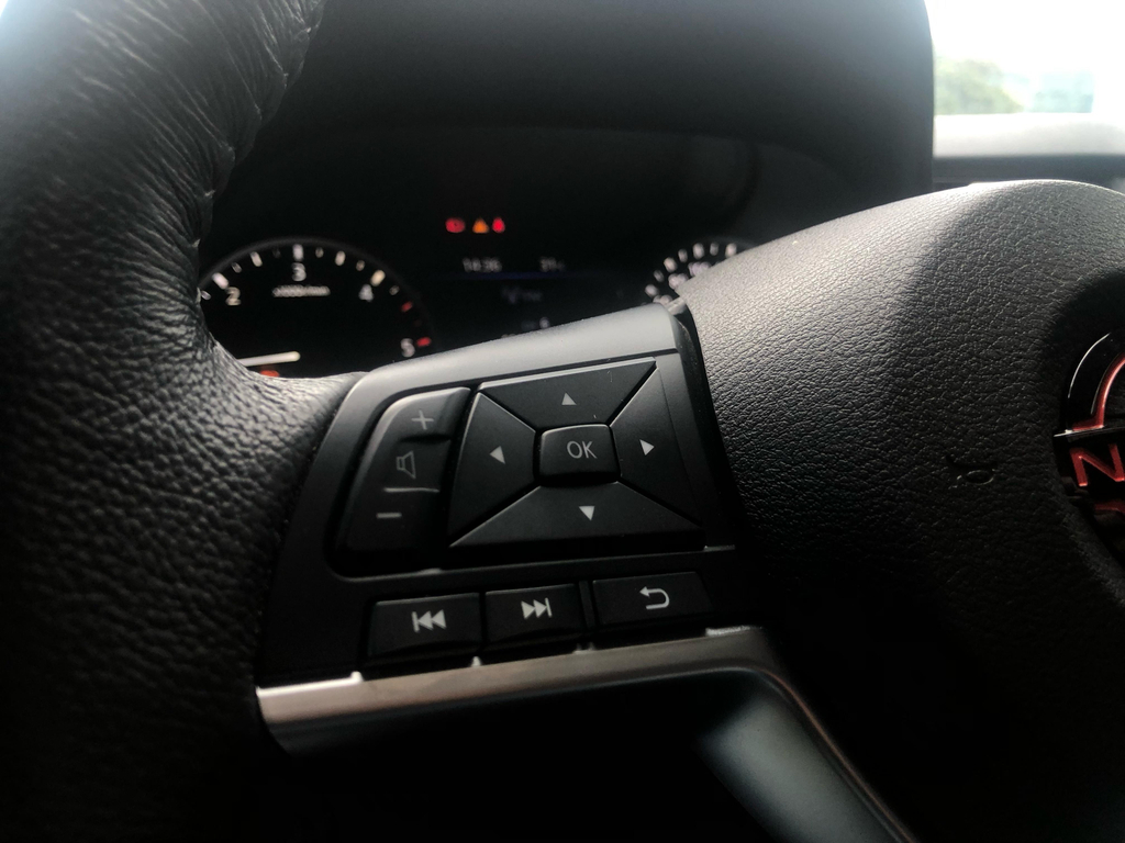 Nissan Frontier Preto