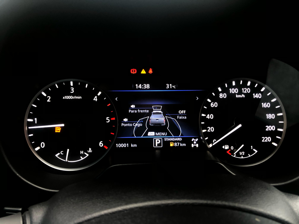 Nissan Frontier Preto
