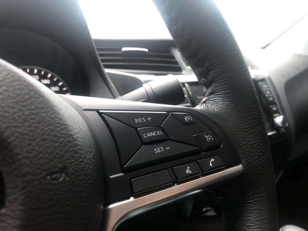 Nissan Frontier Preto