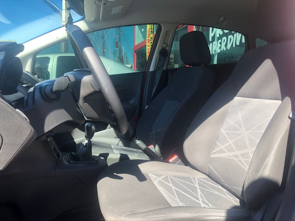 Ford Fiesta Hatch Vermelho
