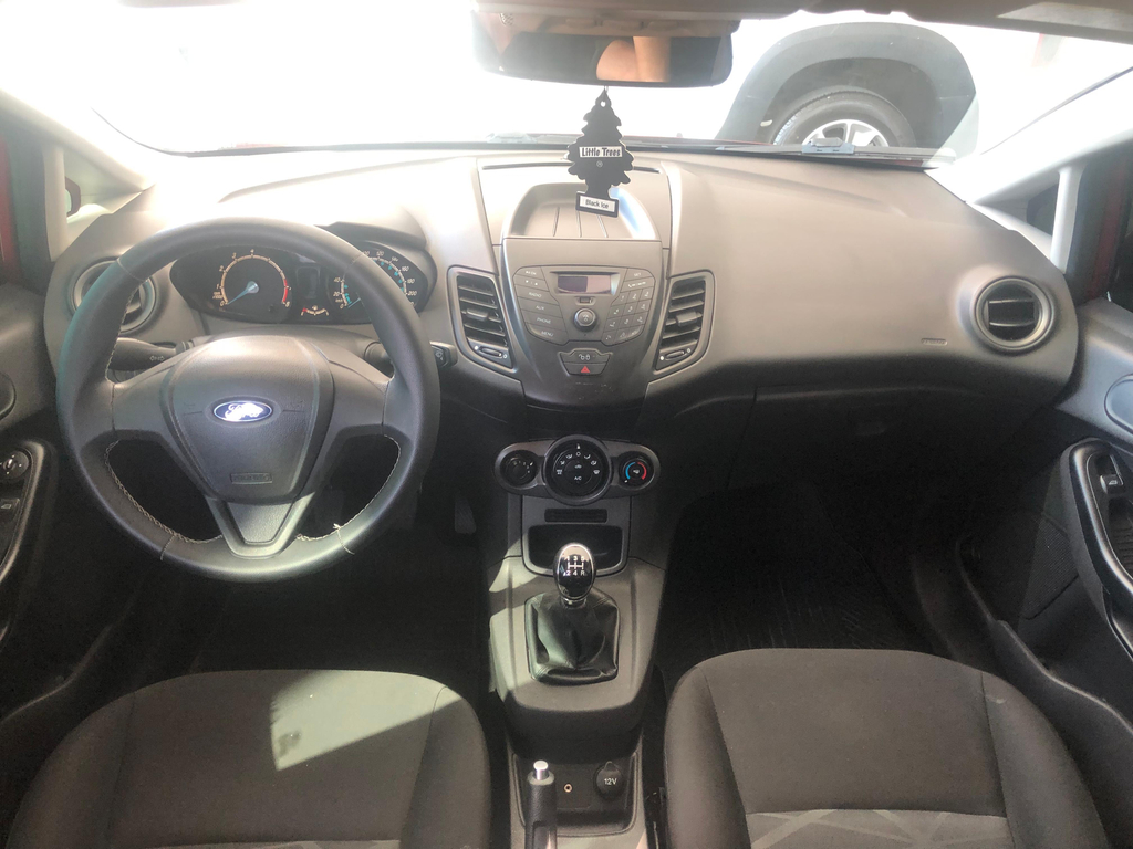 Ford Fiesta Hatch Vermelho