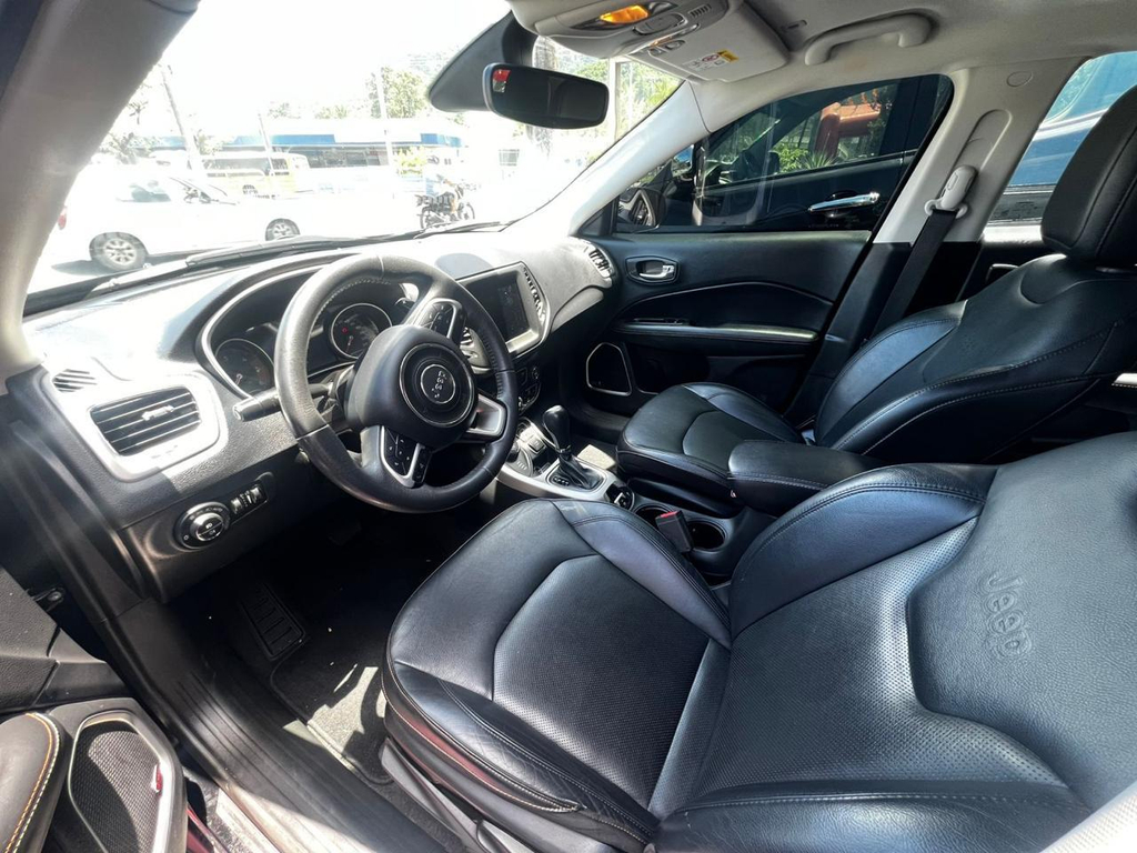 Jeep Compass Preto