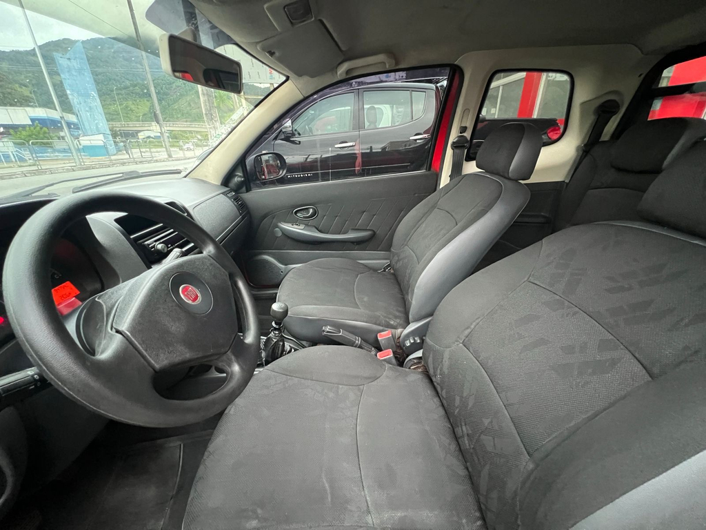 Fiat Strada Vermelho