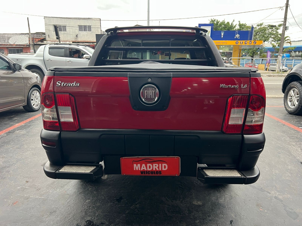 Fiat Strada Vermelho