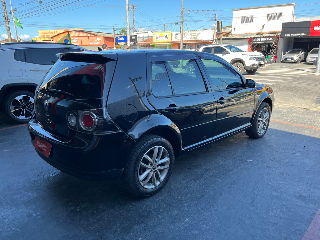 Volkswagen Golf Preto