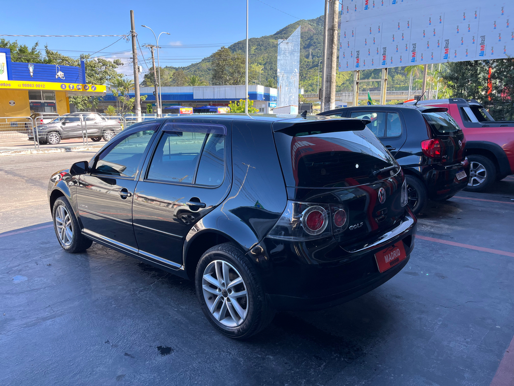 Volkswagen Golf Preto