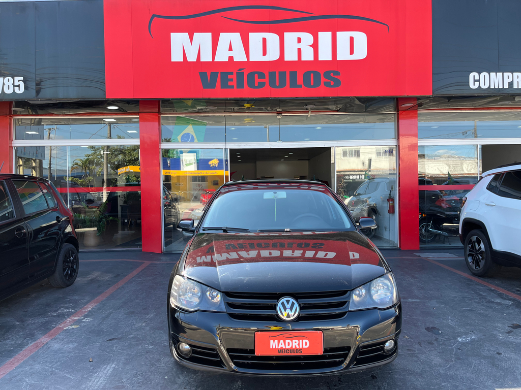Volkswagen Golf Preto