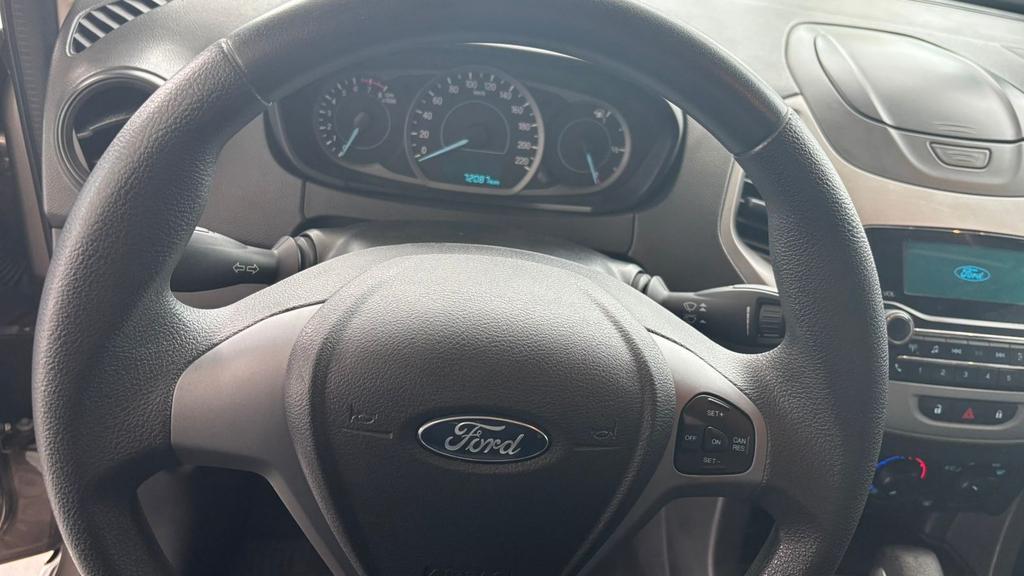 Ford Ka Sedan Cinza