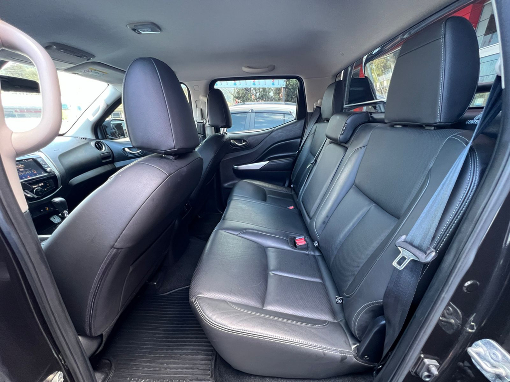 Nissan Frontier Preto
