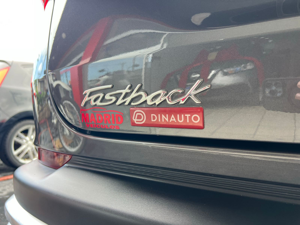 Fiat FASTBACK Cinza